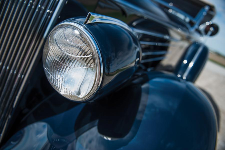 Детали экстерьера Packard Twelve Sport Phaeton 1936 года  (фото 16 из 35)